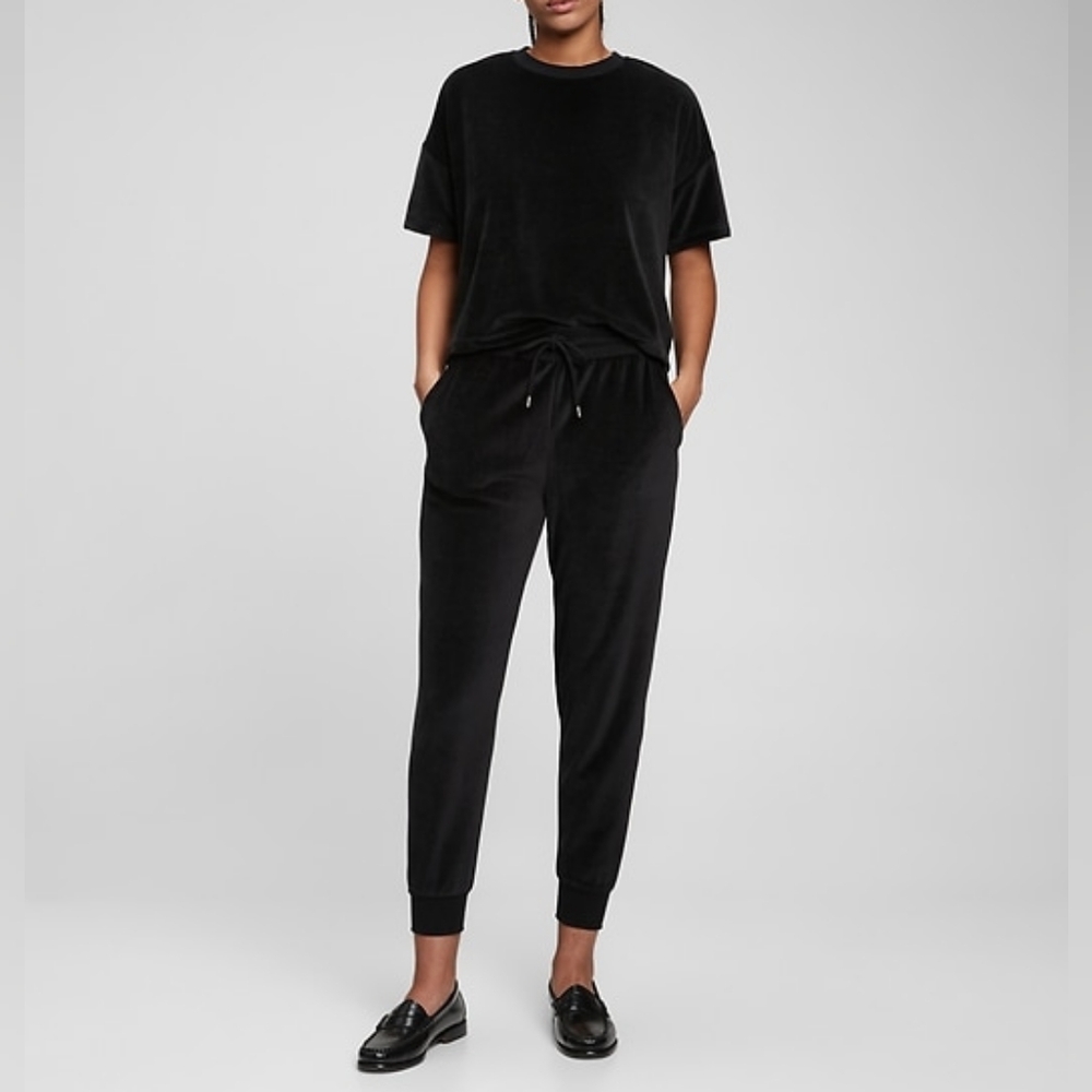 GAP Velour Jogger Set